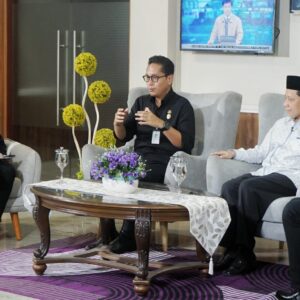 Rico Waas : Jangan Ada Lagi Masyarakat Tertinggal