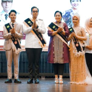 Rico Waas dan Airin Rico Waas Dinobatkan Ayah Bunda GenRe Kota Medan