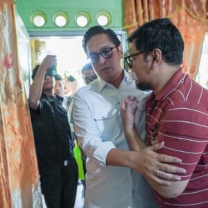 Rico Waas Temui Ojol Korban Penganiayaan Tukang Parkir