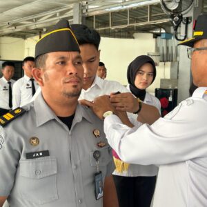 Dua Pegawai Lapas Labuhan Ruku Naik Pangkat