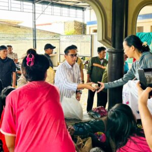 Rico Waas Cak Kondisi Banjir, Salurkan Bantuan Logistik