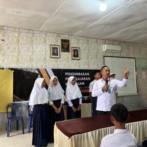 Kalapas Labuhan Ruku Lakukan Penyuluhan Bahaya Narkoba di SMP  1 Tanjung Tiram