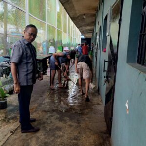Kalapas Labuhan Ruku Lakukan Kebersihan di Blok Warga Binaan