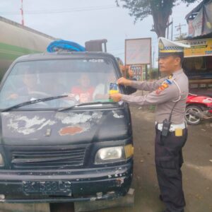 Satlantas Polres Batu Bara Gelar Penempelan Stiker Ops Zebra Toba 2025
