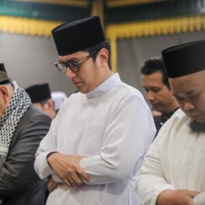 Rico Waas Perkuat Ukhuwah Lewat Tarawih Bersama Warga Medan Selayang
