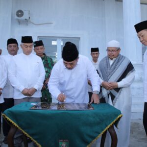 Bupati Asahan Taufik Zainal Abidin Resmikan Masjid Al-Ikhlas