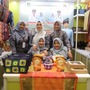 Pembukaan INACRAFT 2026 Dihadiri Ketua Dekranasda Asahan Ny Yusnila Indriati Taufik