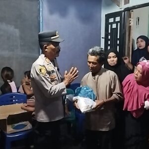 Kapolsek Medang Deras Serahkan Bantuan kepada Keluarga Korban Tenggelam di Pagurawan