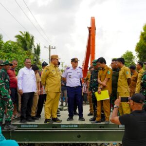 Tinjau Jembatan Bailey Sei Buah Keras, Bupati Batu Bara Pastikan Akses Transportasi Lancar