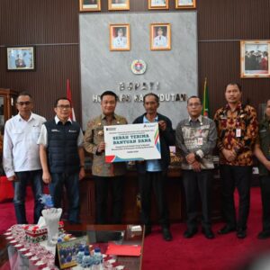 INALUM Salurkan Bantuan Rehabilitasi Gereja Terdampak Banjir di Humbang Hasundutan