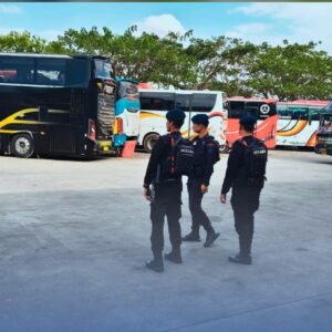 Brimob Polda Sumut Pantau Keamanan Terminal Amplas