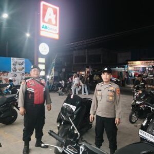 Patroli Malam, Polsek Lima Puluh Antisipasi Tawuran dan Geng Motor