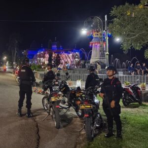 Brimob Siaga Amankan Malam Paskah di Gunungsitoli, Patroli Humanis Jaga Kamtibmas Tetap Kondusif